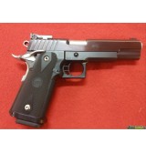 Pistola STI International...